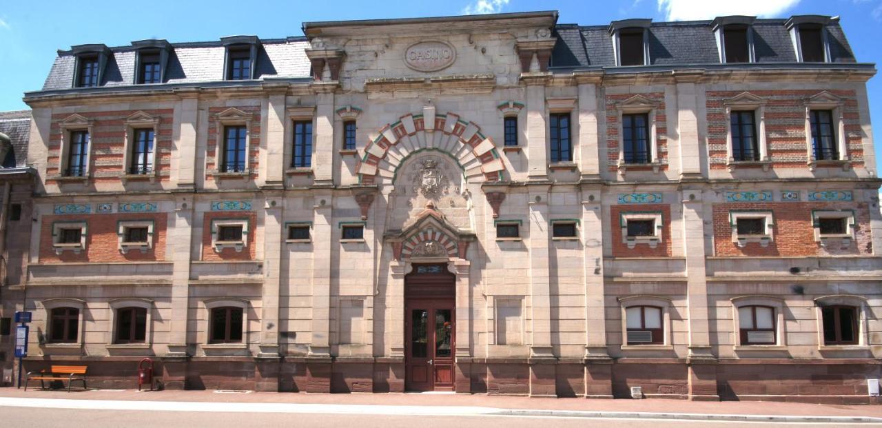 F2 Aux pieds des Thermes 3 étoiles Luxeuil-les-Bains Esterno foto
