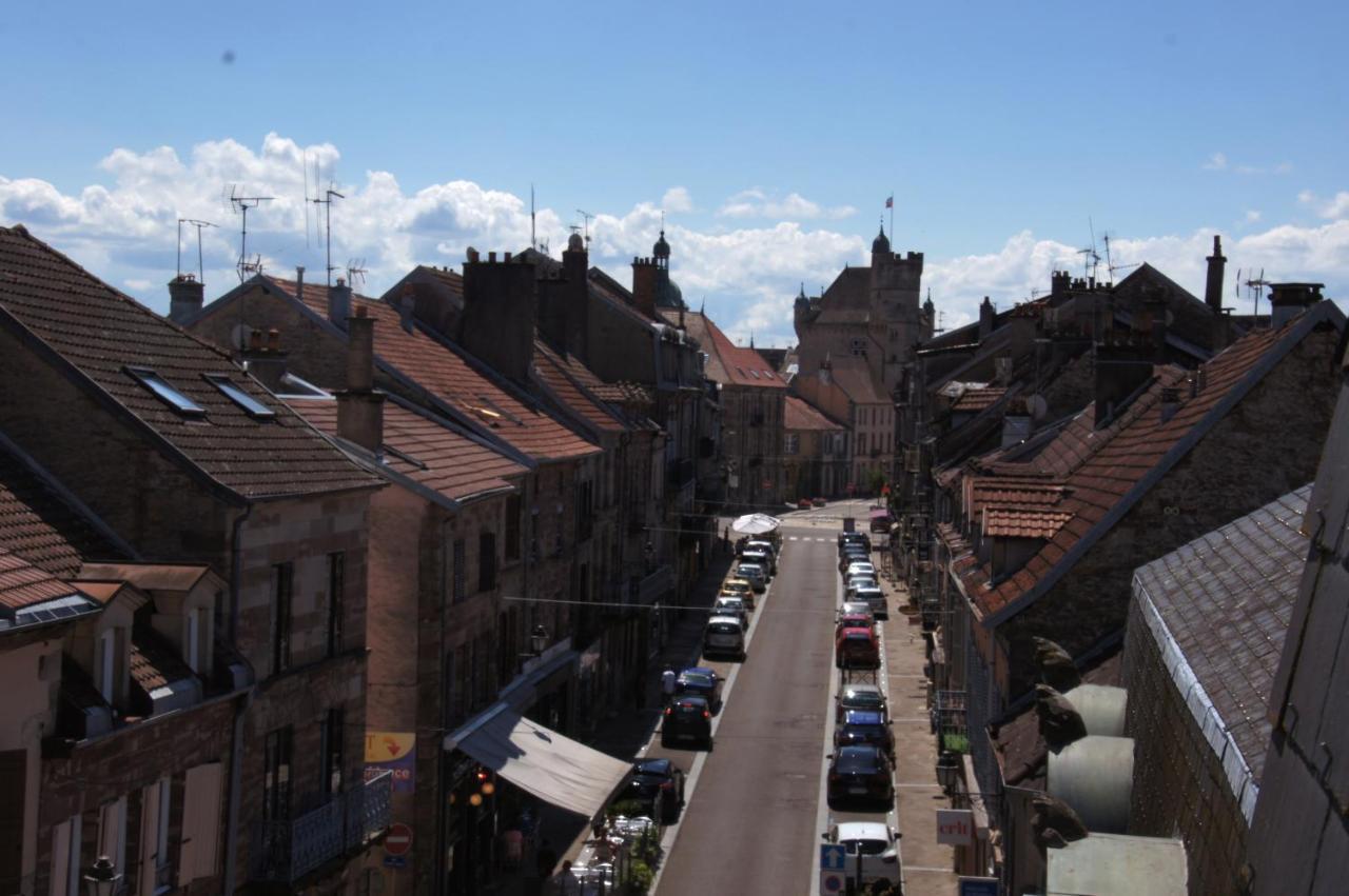 F2 Aux pieds des Thermes 3 étoiles Luxeuil-les-Bains Esterno foto